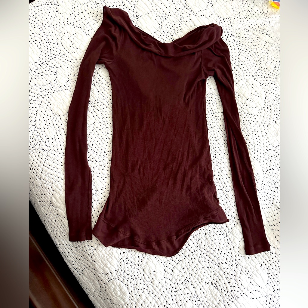 Left Of Center Anthropologie Open Back Sweater. Burgundy-Size S